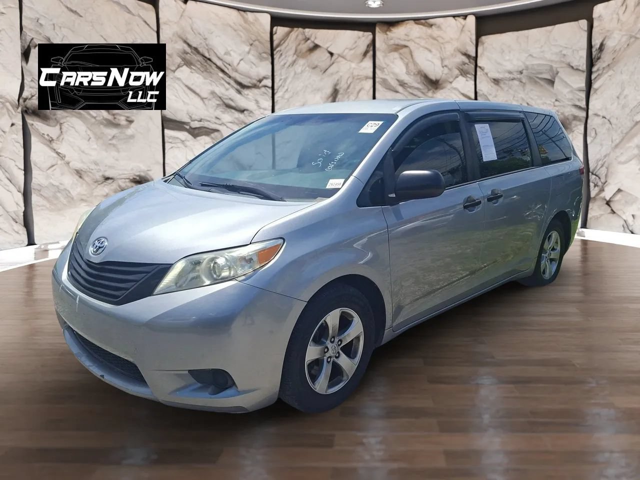 Used 2013 Toyota Sienna L FWD image 3