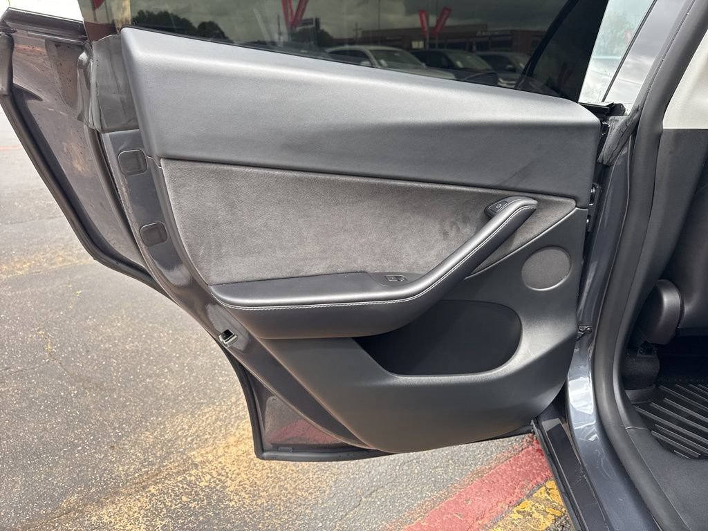 Used 2022 Tesla Model Y Performance AWD/4WD image 29