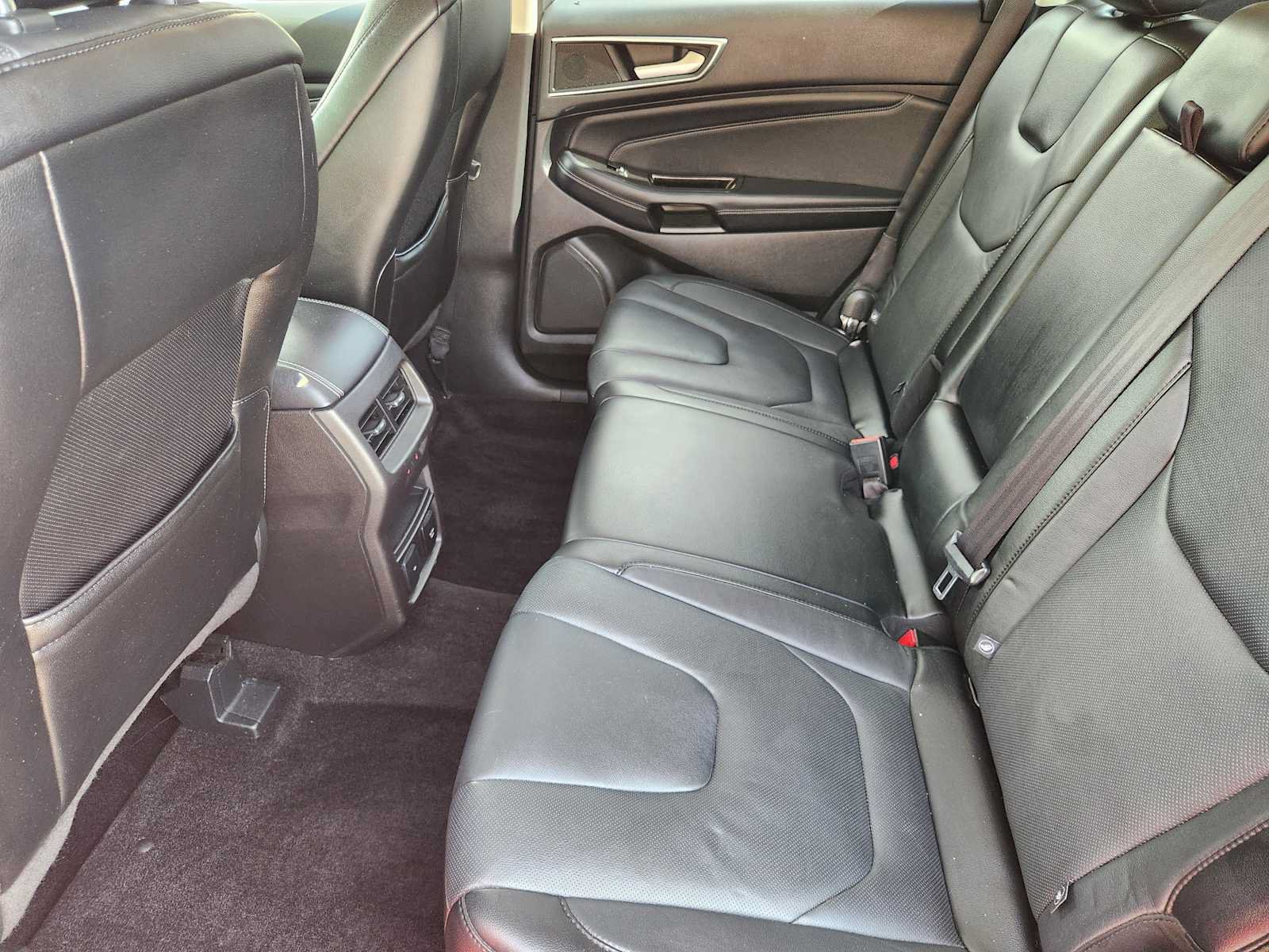 Used 2015 Ford Edge Titanium w/ Equipment Group 302A AWD/4WD image 30