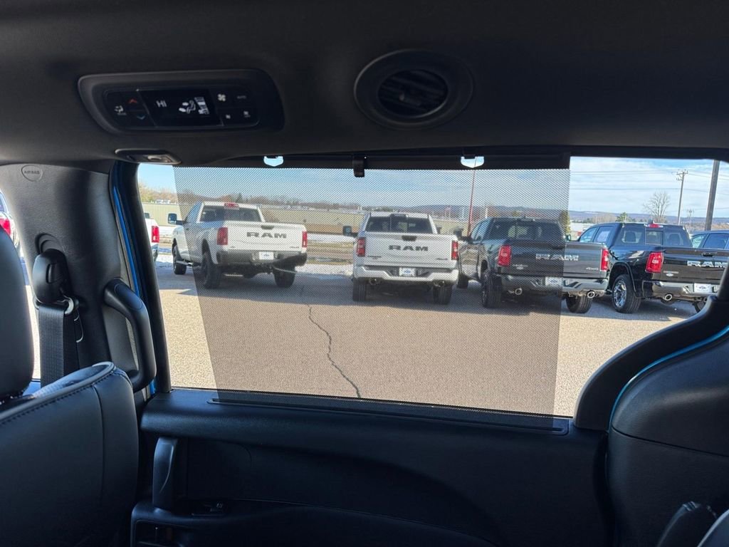 New 2026 Chrysler Pacifica Limited w/ S Appearance Package image 20