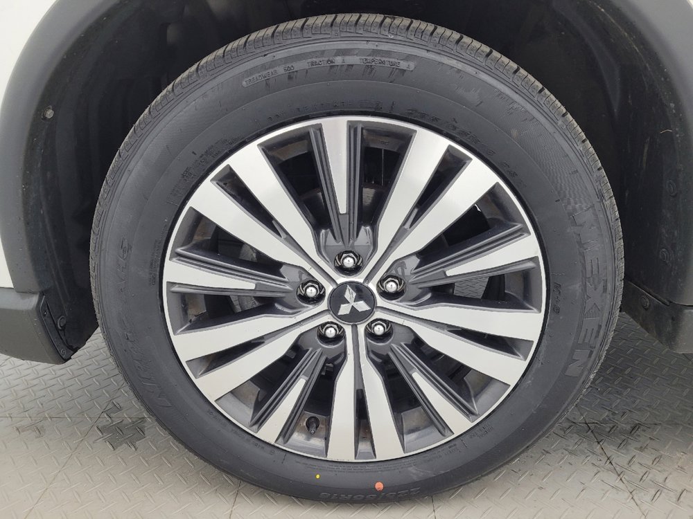 Used 2019 Mitsubishi Outlander ES image 31