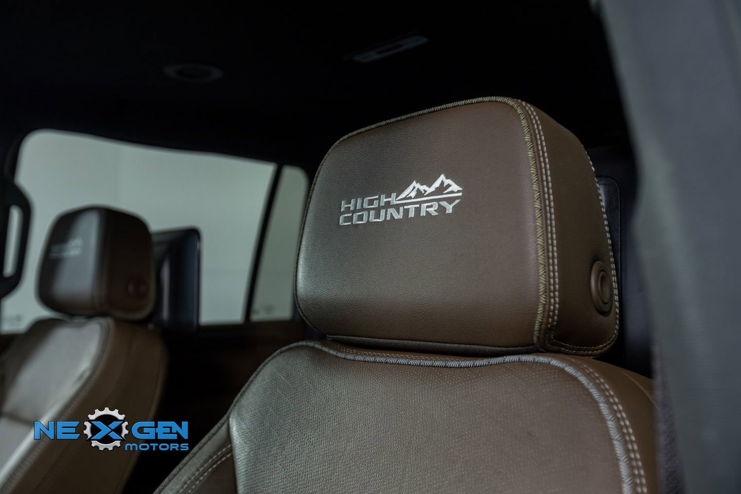 Used 2024 Chevrolet Suburban High Country w/ Advanced Technology Package image 25