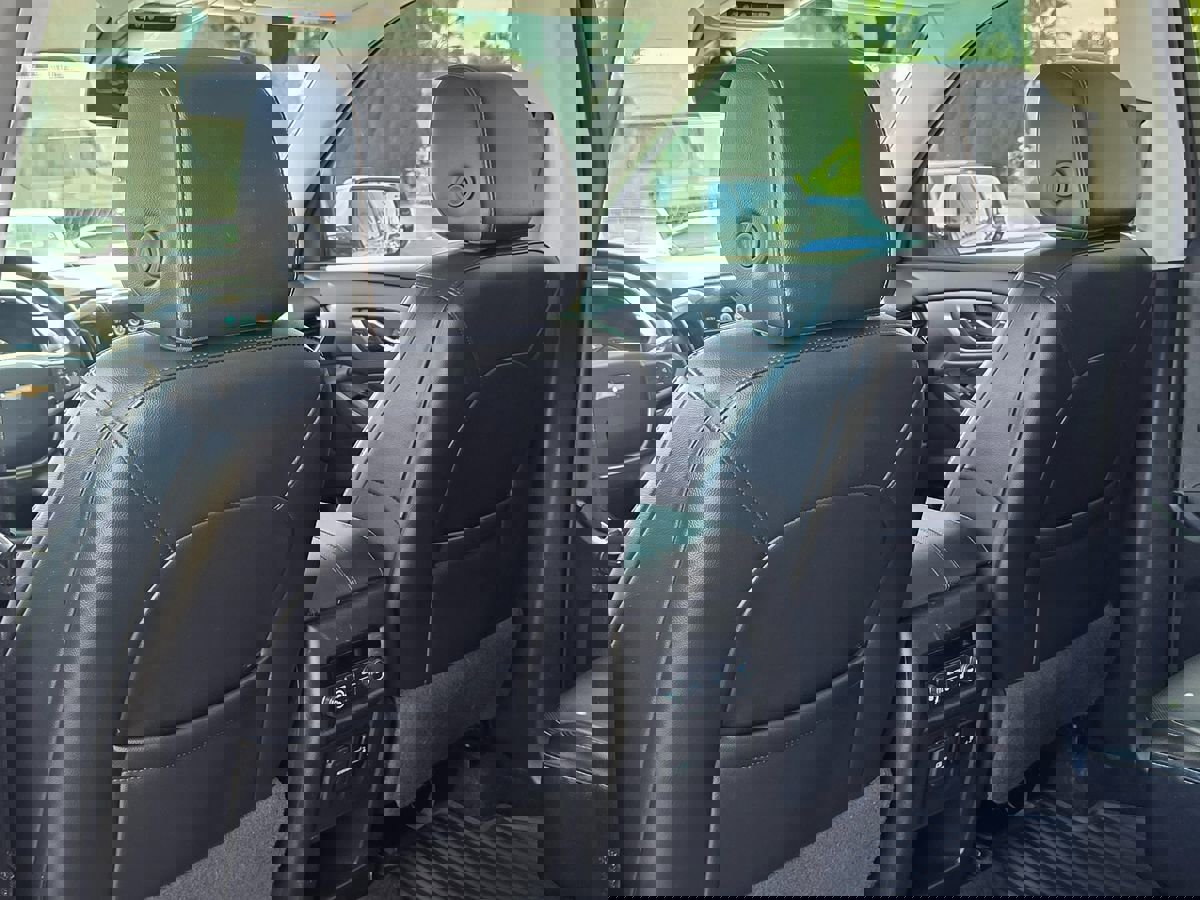 Used 2018 Chevrolet Traverse Premier image 20