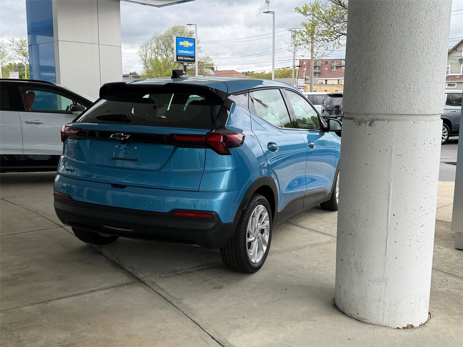 New 2027 Chevrolet Bolt LT FWD image 5