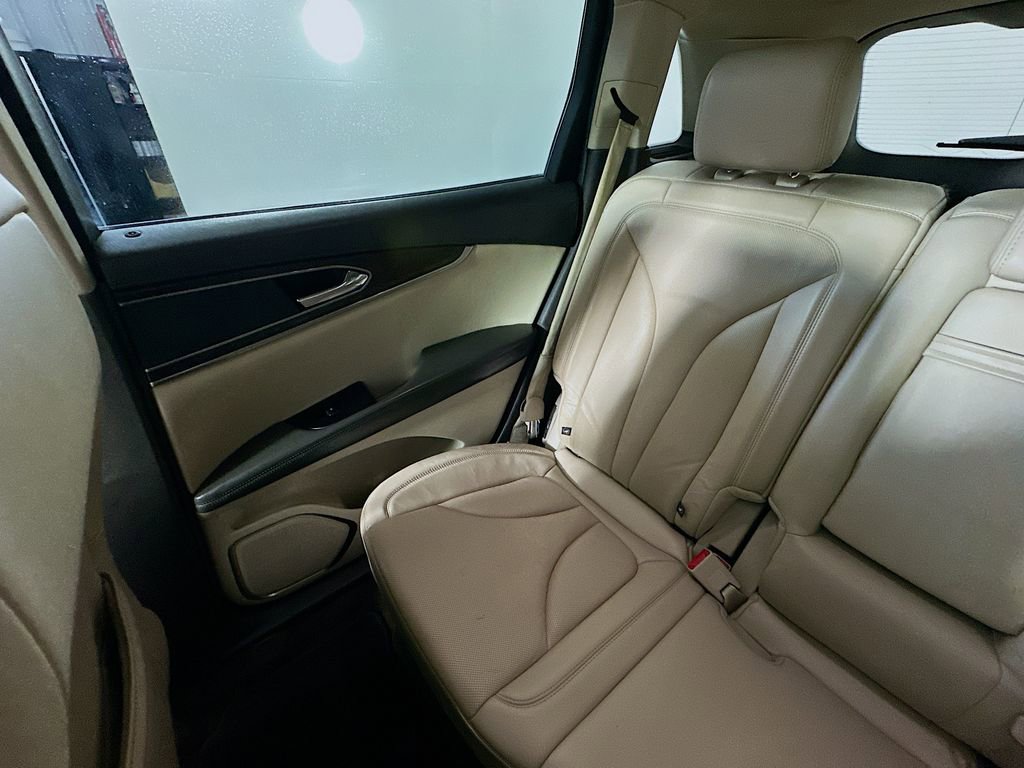 Used 2016 Lincoln MKX Reserve FWD image 12