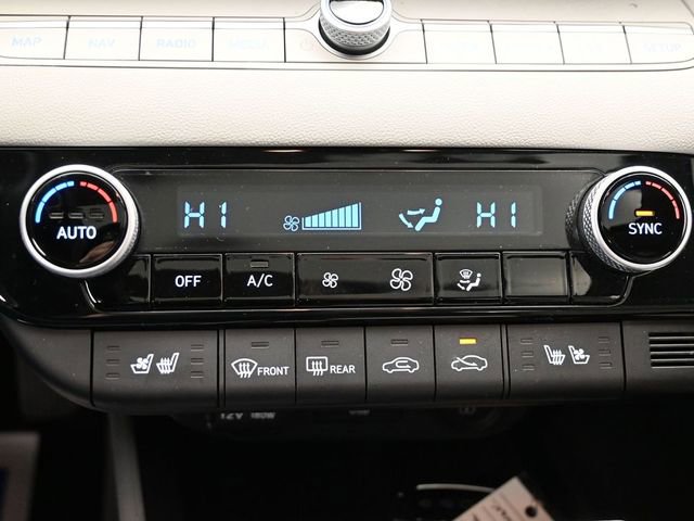 Used 2023 Hyundai Elantra Limited image 22