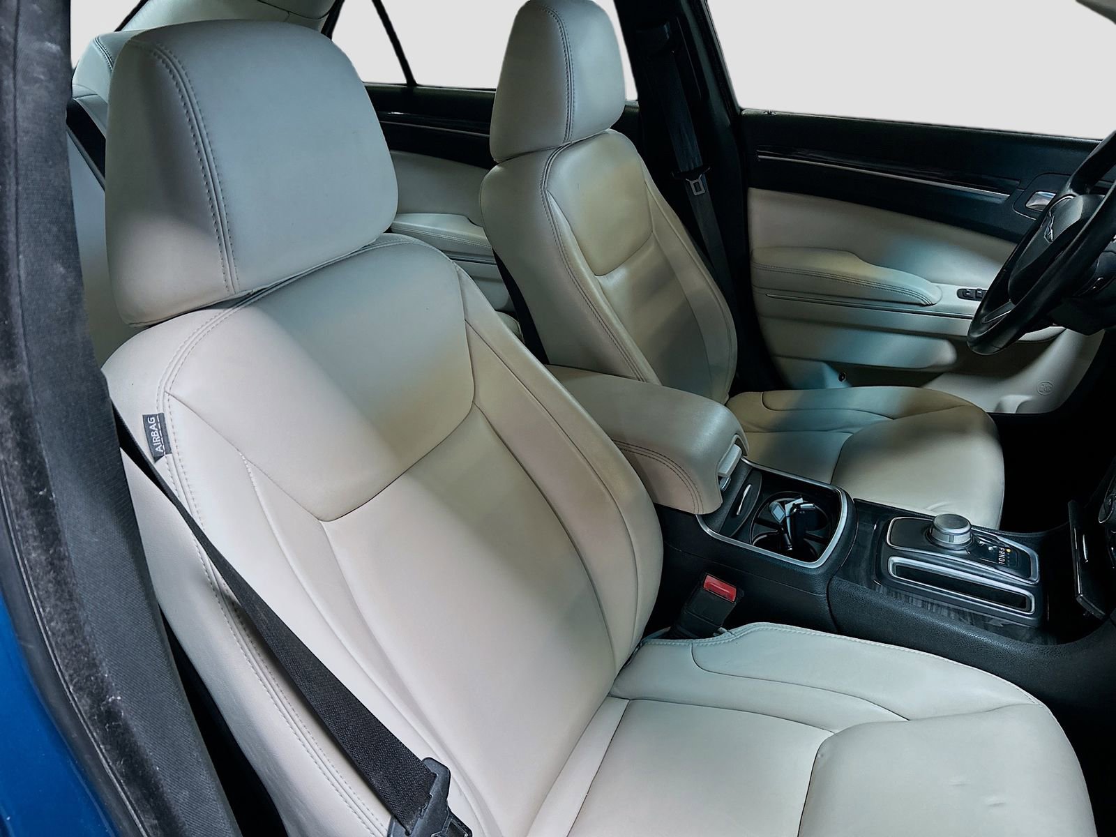 Used 2022 Chrysler 300 Touring L image 26