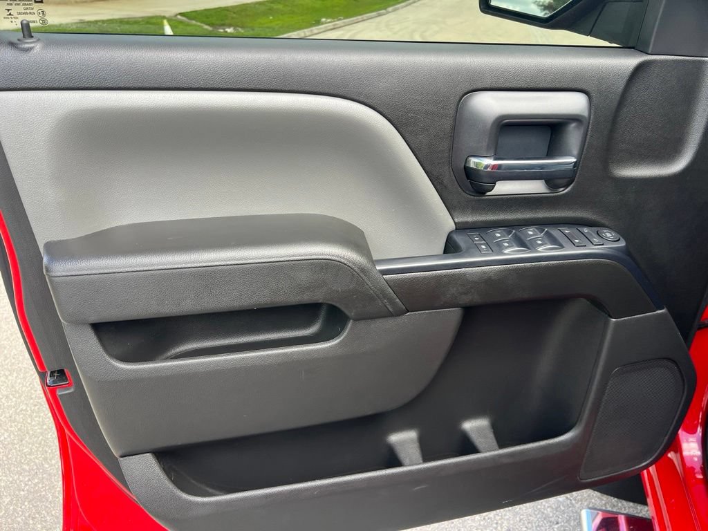 Used 2018 Chevrolet Silverado 1500 Custom w/ Custom Value Package AWD/4WD image 30