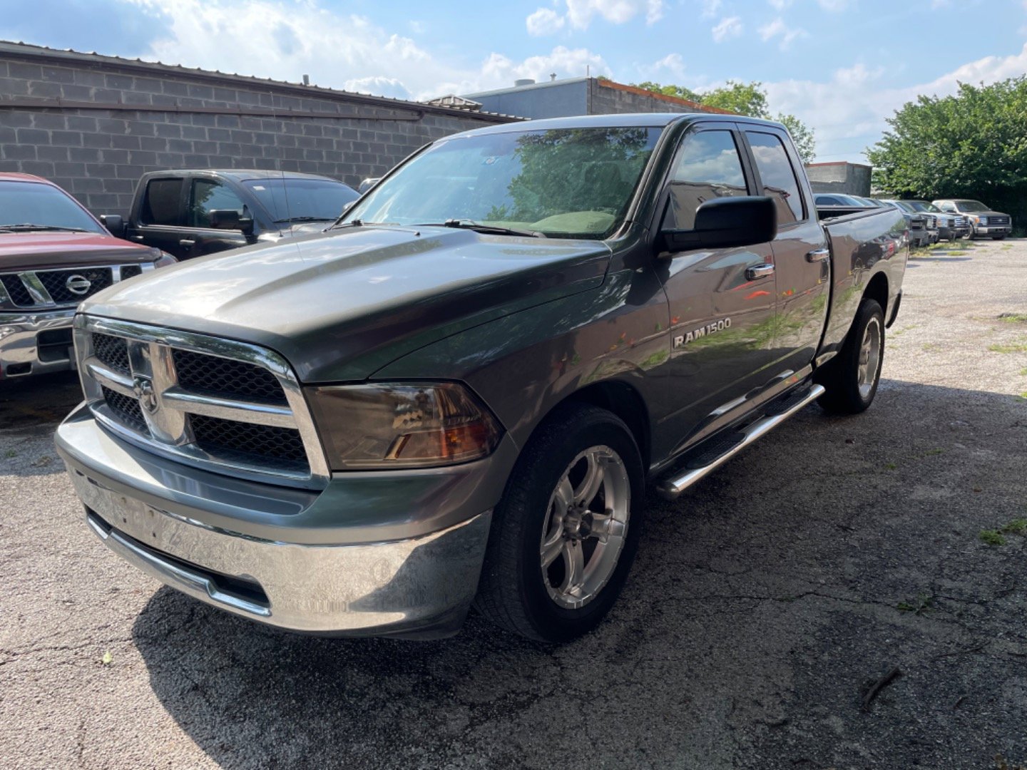 Used 2011 RAM 1500 Classic SLT image 1