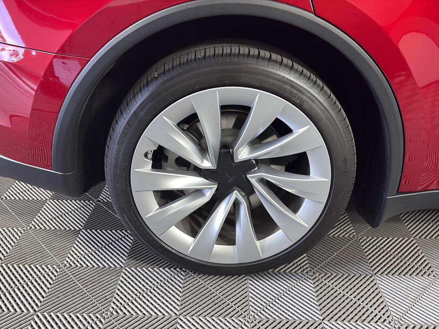 Used 2026 Tesla Model Y Long Range image 12