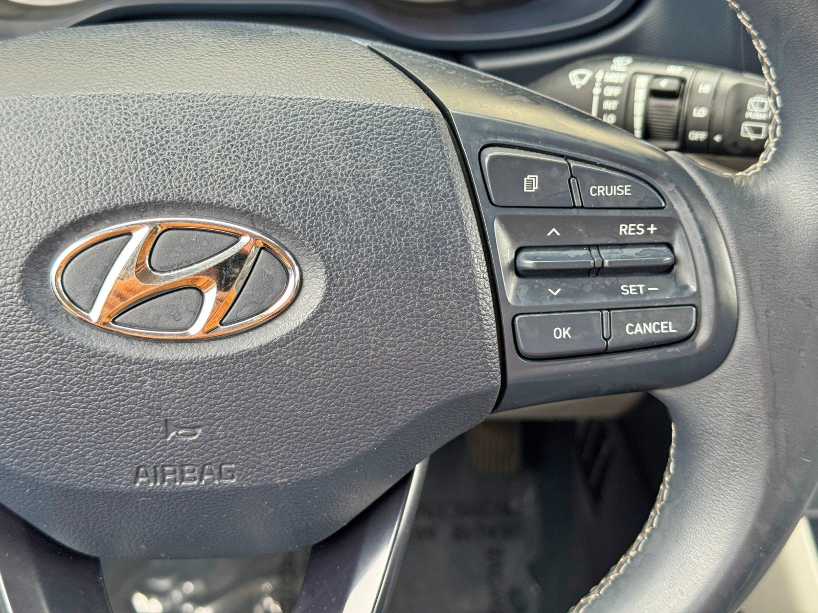 Used 2022 Hyundai Venue Limited FWD image 20