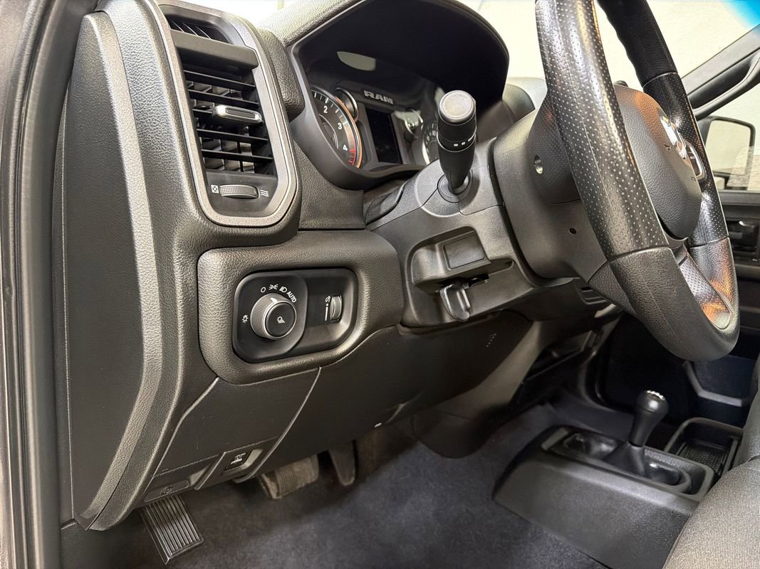 Used 2024 RAM 2500 Tradesman w/ Chrome Appearance Group AWD/4WD image 15