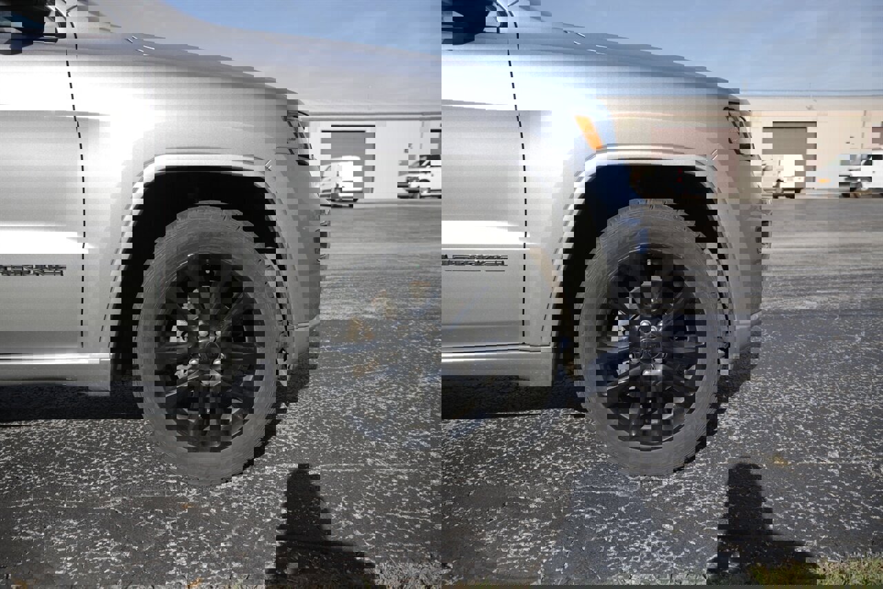 Used 2018 Jeep Grand Cherokee Altitude image 25