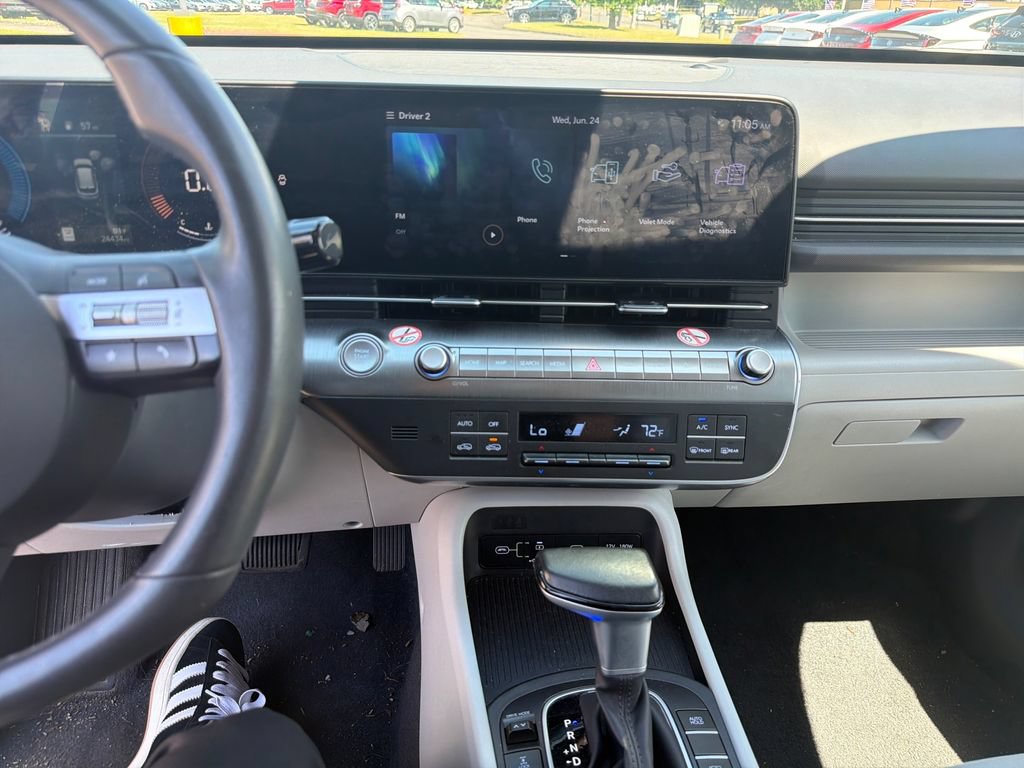 Used 2025 Hyundai Kona SEL AWD/4WD image 17