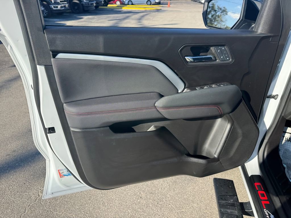 Used 2024 Chevrolet Colorado Z71 w/ Z71 Convenience Package 2 image 27