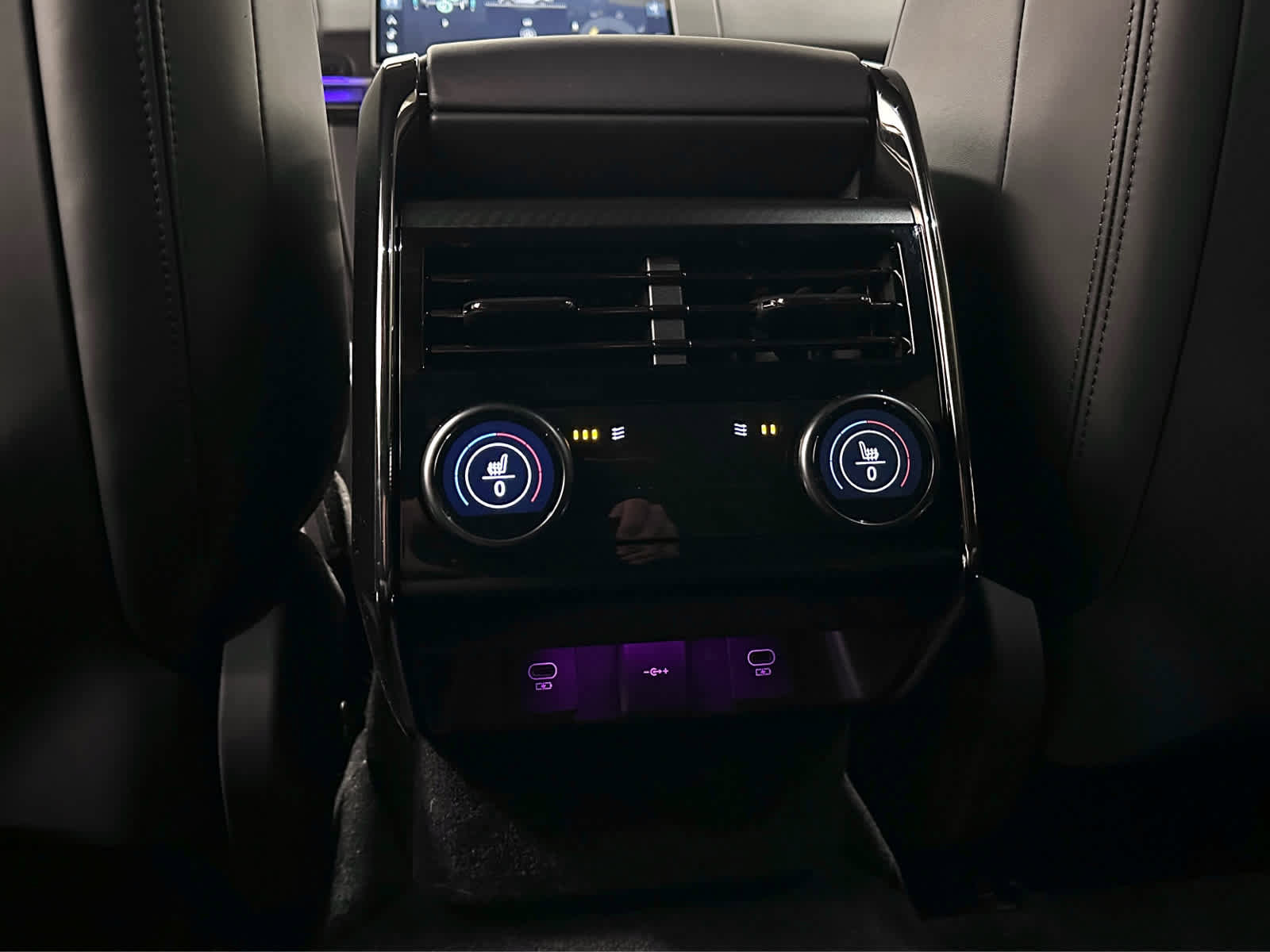 Used 2024 Land Rover Range Rover Sport image 43