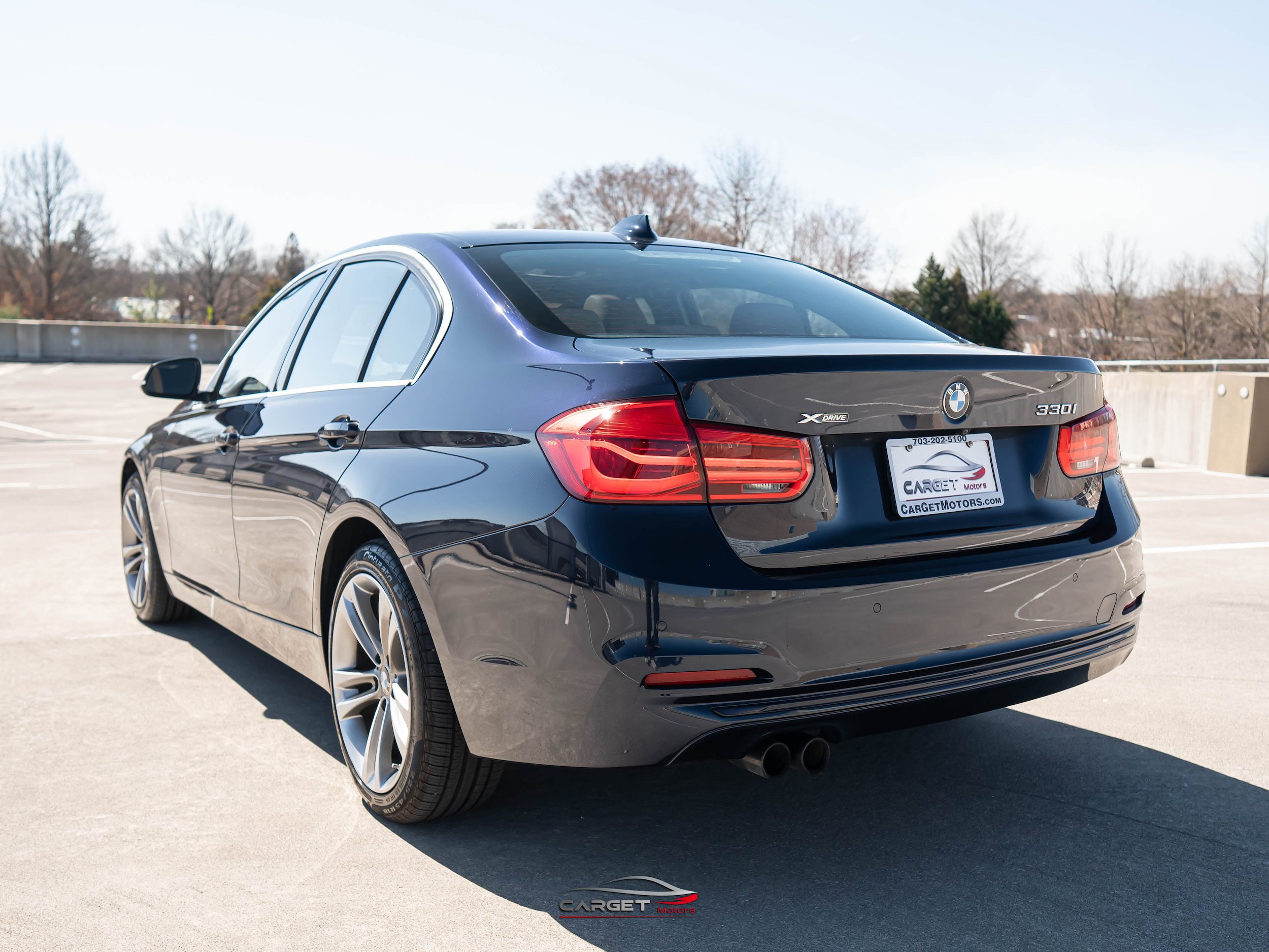 Used 2017 BMW 330i xDrive Sedan AWD/4WD image 5