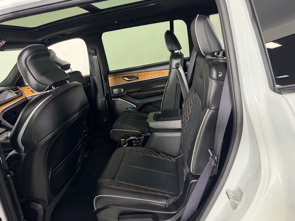 Certified 2023 Jeep Grand Cherokee L Summit AWD/4WD image 27