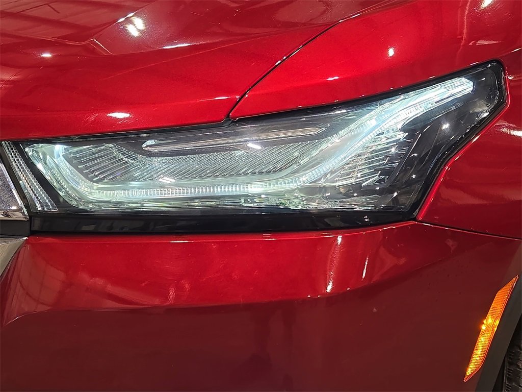 Used 2024 Chevrolet Traverse LT image 31