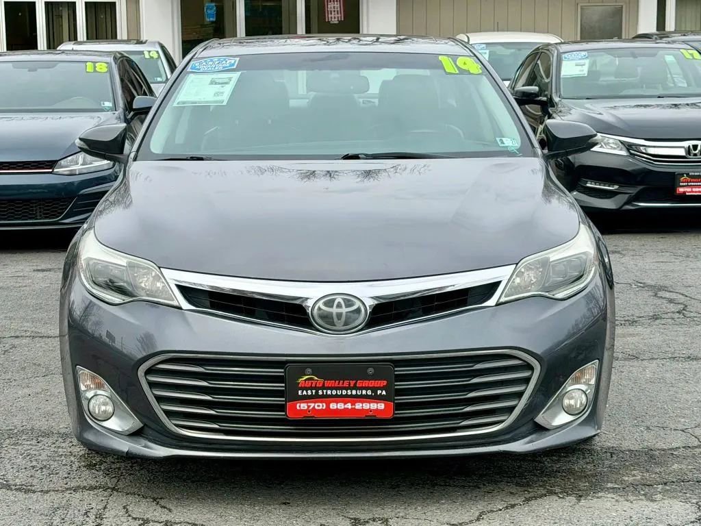Used 2014 Toyota Avalon Limited w/ Technology Package FWD image 3