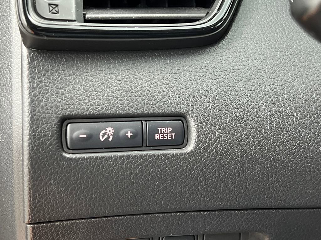 Used 2017 Nissan Rogue SL image 42