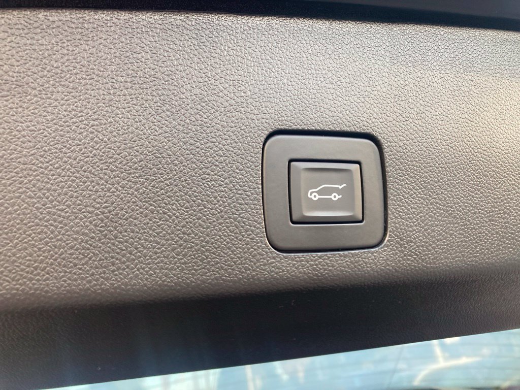Used 2023 Buick Encore GX Essence w/ Experience Buick Package FWD image 11