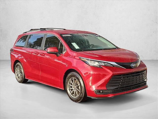 Used 2023 Toyota Sienna LE FWD video 3
