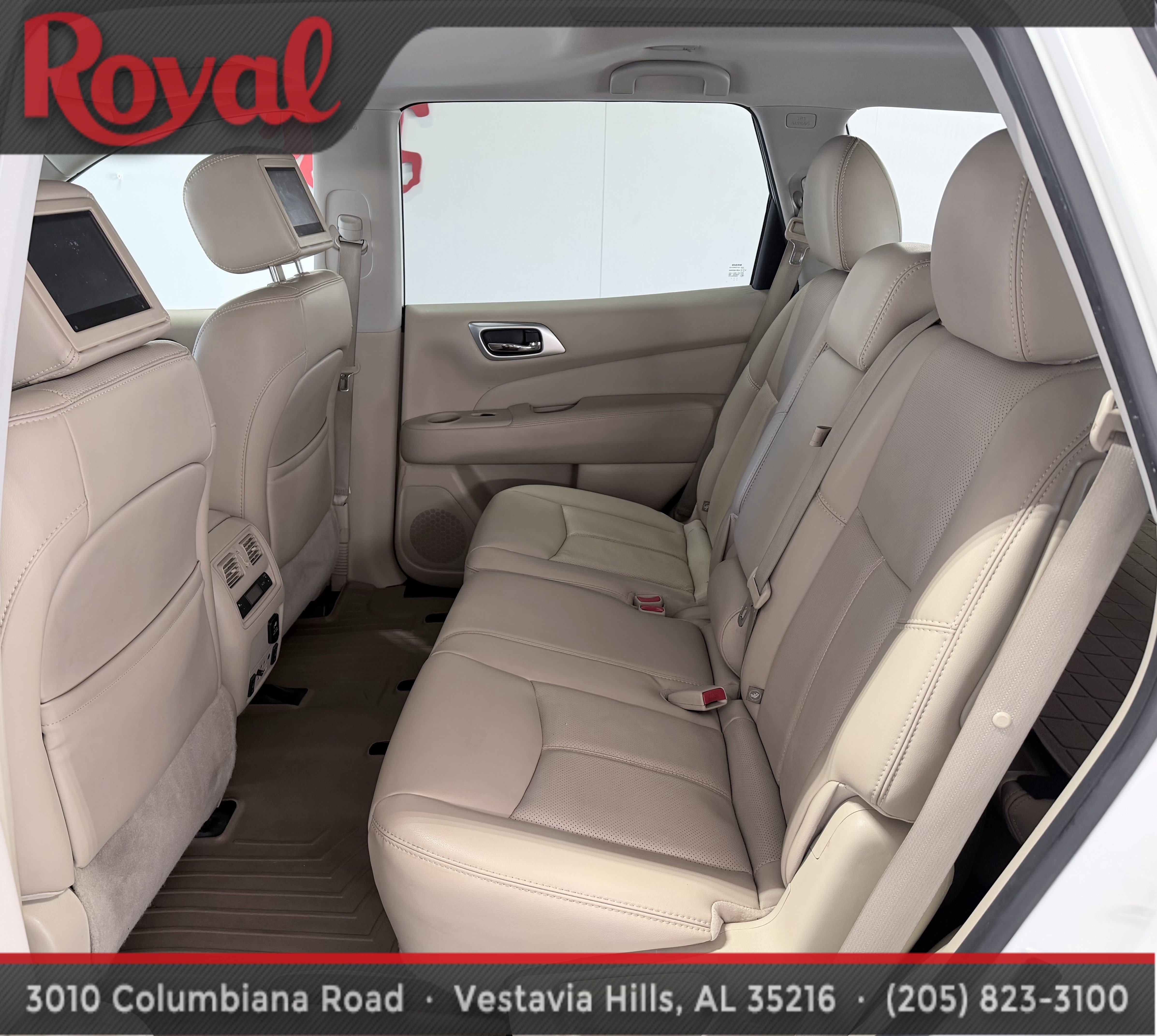 Used 2017 Nissan Pathfinder Platinum w/ Family Entertainment Package FWD image 16