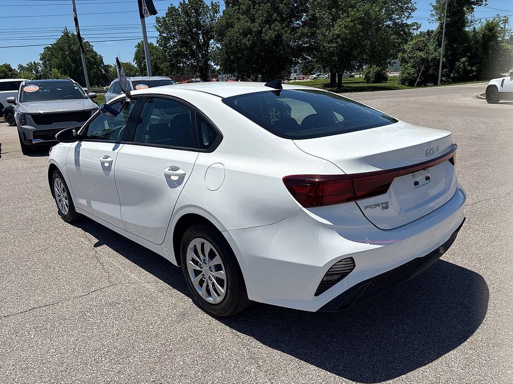 Certified 2022 Kia Forte Sedan FWD image 5