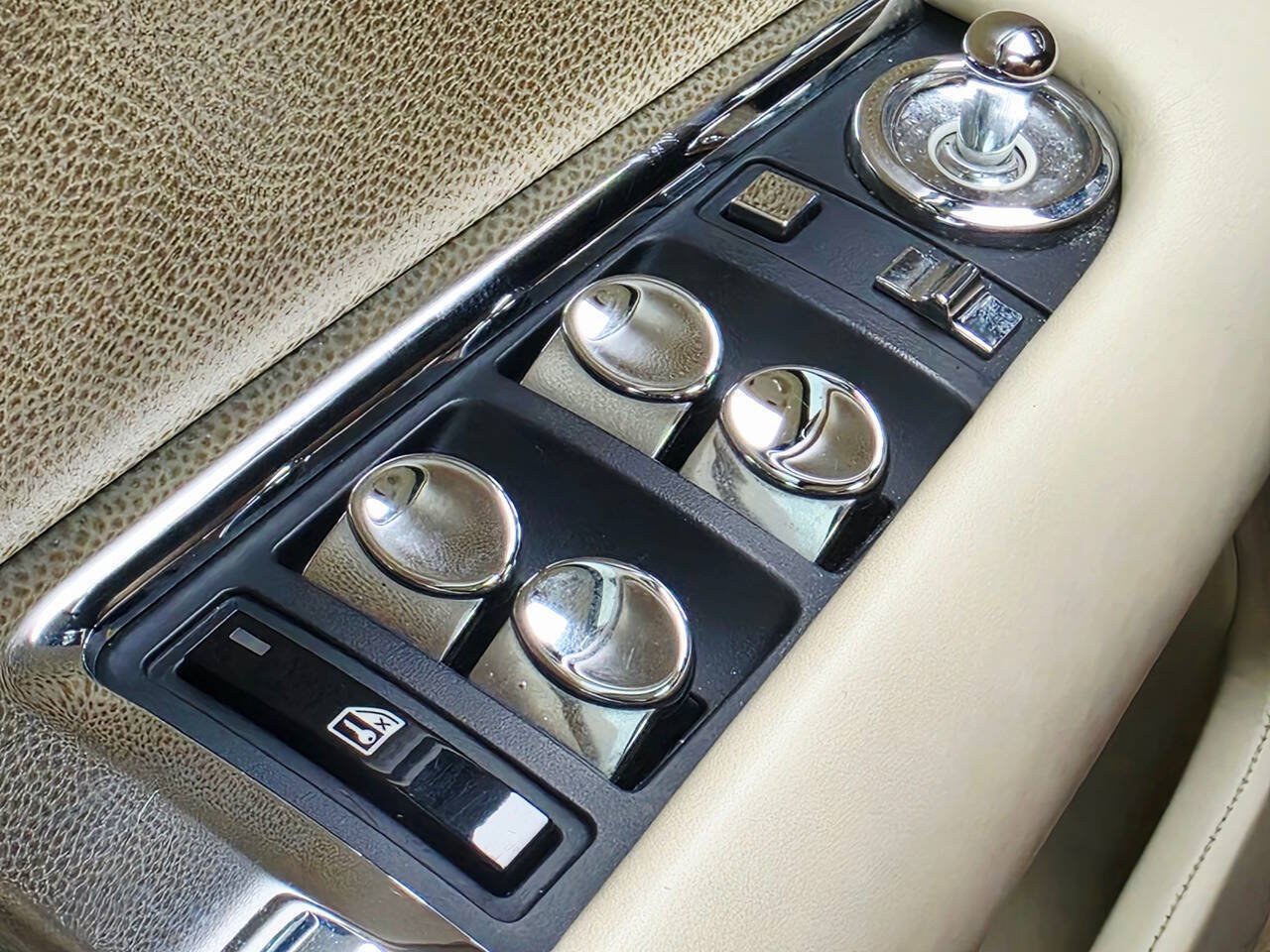 Used 2014 Rolls-Royce Wraith RWD image 72