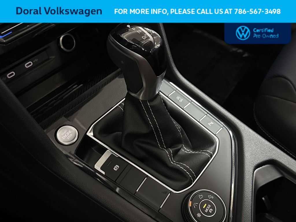 Used 2025 Volkswagen Taos SEL AWD/4WD image 21