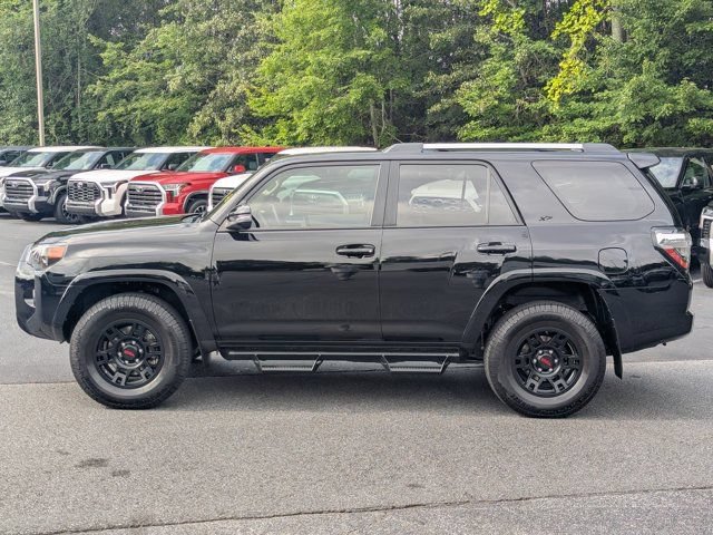Used 2022 Toyota 4Runner SR5 Premium w/ Moonroof Package AWD/4WD image 4