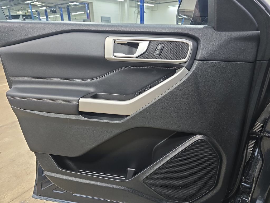 Used 2023 Ford Explorer XLT w/ Equipment Group 202A image 29
