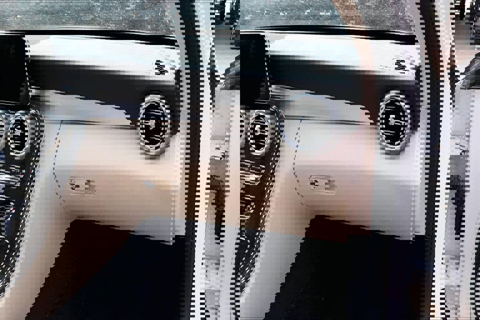 Used 2020 Mercedes-Benz C 300 4MATIC Sedan image 16