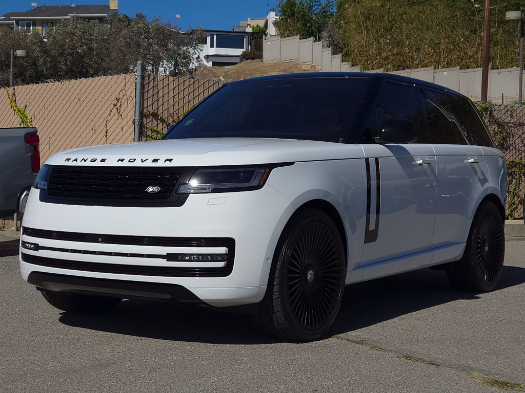 Used 2023 Land Rover Range Rover SE AWD/4WD image 3