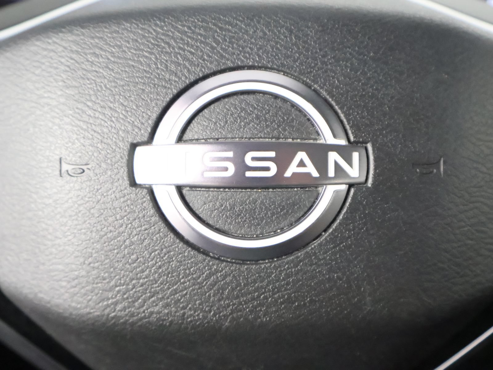 Used 2023 Nissan Ariya AWD image 34