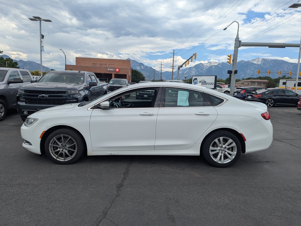 Used 2015 Chrysler 200 Limited w/ Convenience Group FWD image 8