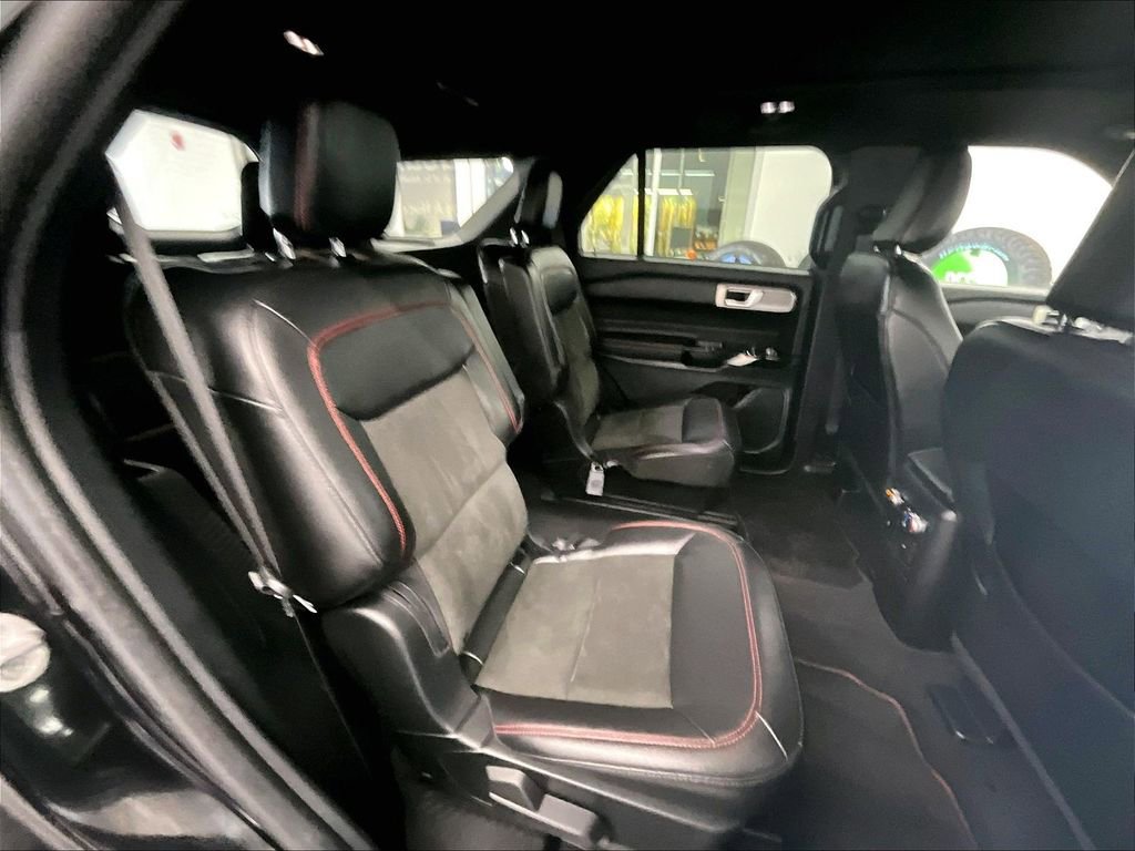 Used 2023 Ford Explorer ST-Line w/ Class IV Trailer Tow Package image 16