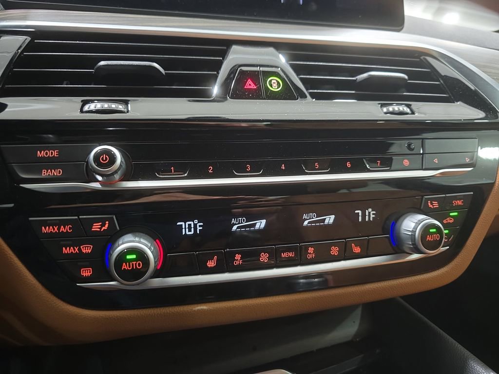 Certified 2022 BMW 530i w/ Convenience Package RWD image 14