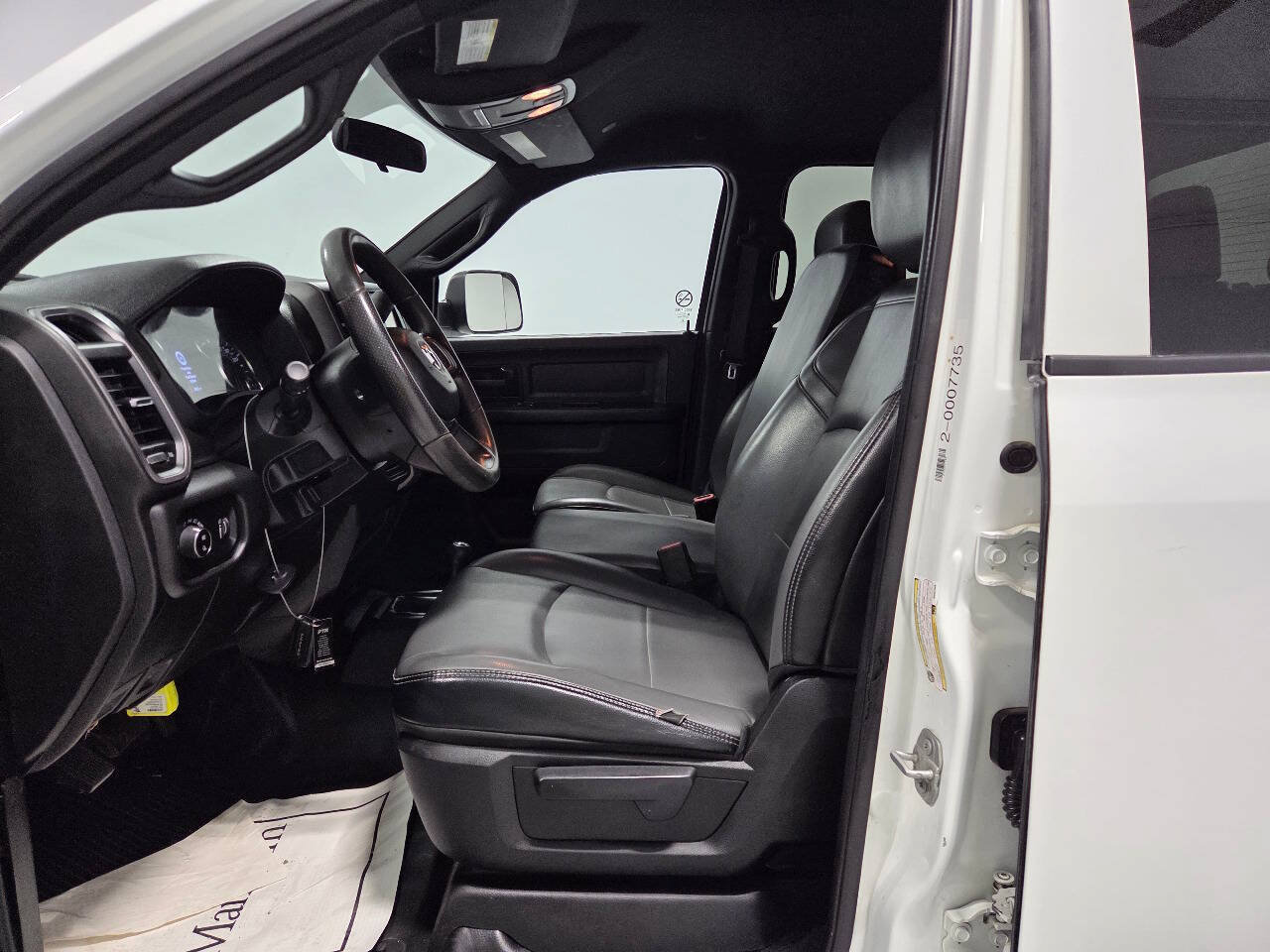 Used 2022 RAM 2500 Tradesman w/ Chrome Appearance Group AWD/4WD image 13