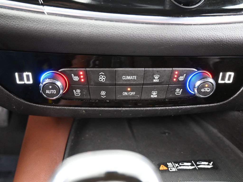 Used 2018 Buick Enclave Avenir w/ Avenir Technology Package image 27