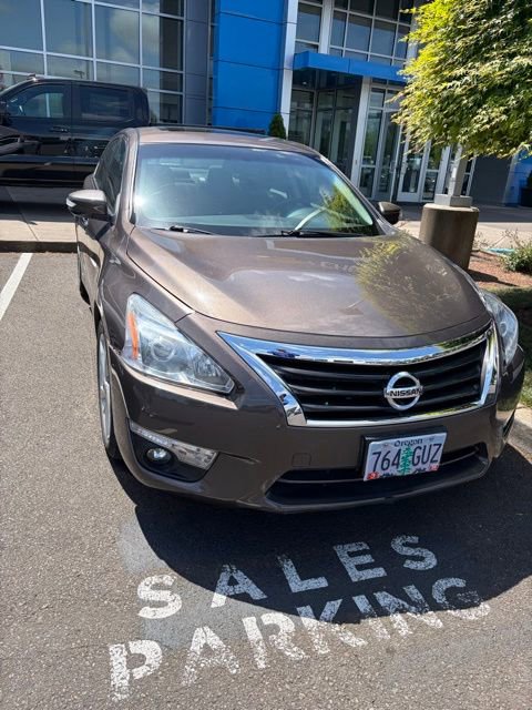 Used 2014 Nissan Altima 2.5 SV w/ Convenience Package FWD image 1