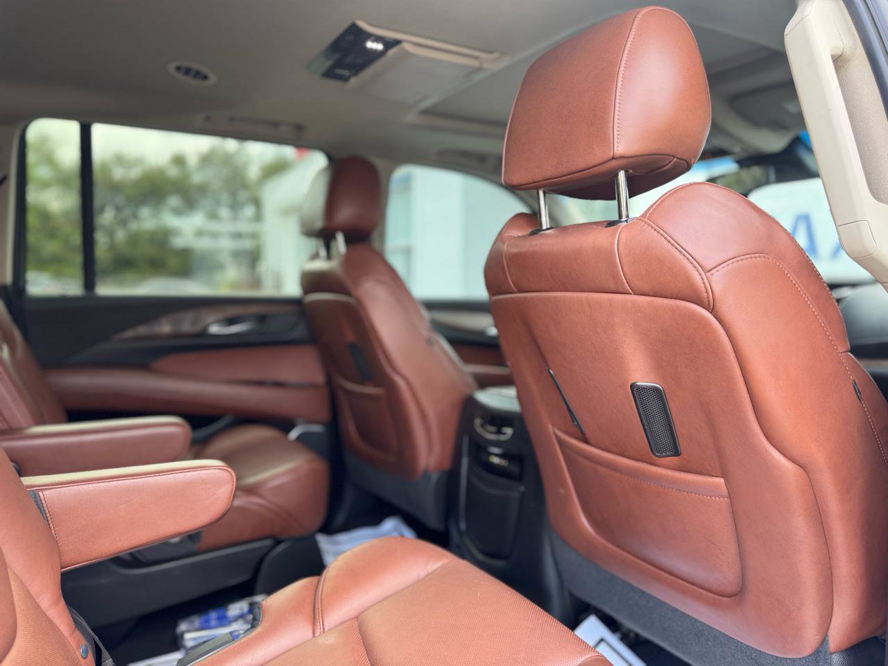 Used 2016 Cadillac Escalade ESV Luxury AWD/4WD image 43
