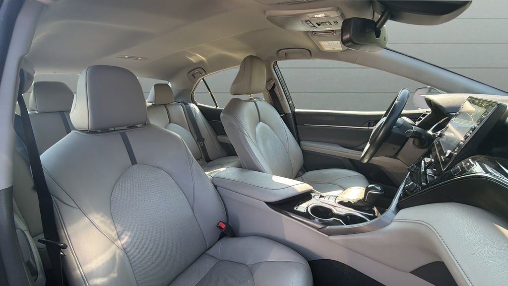 Used 2021 Toyota Camry XLE FWD image 25