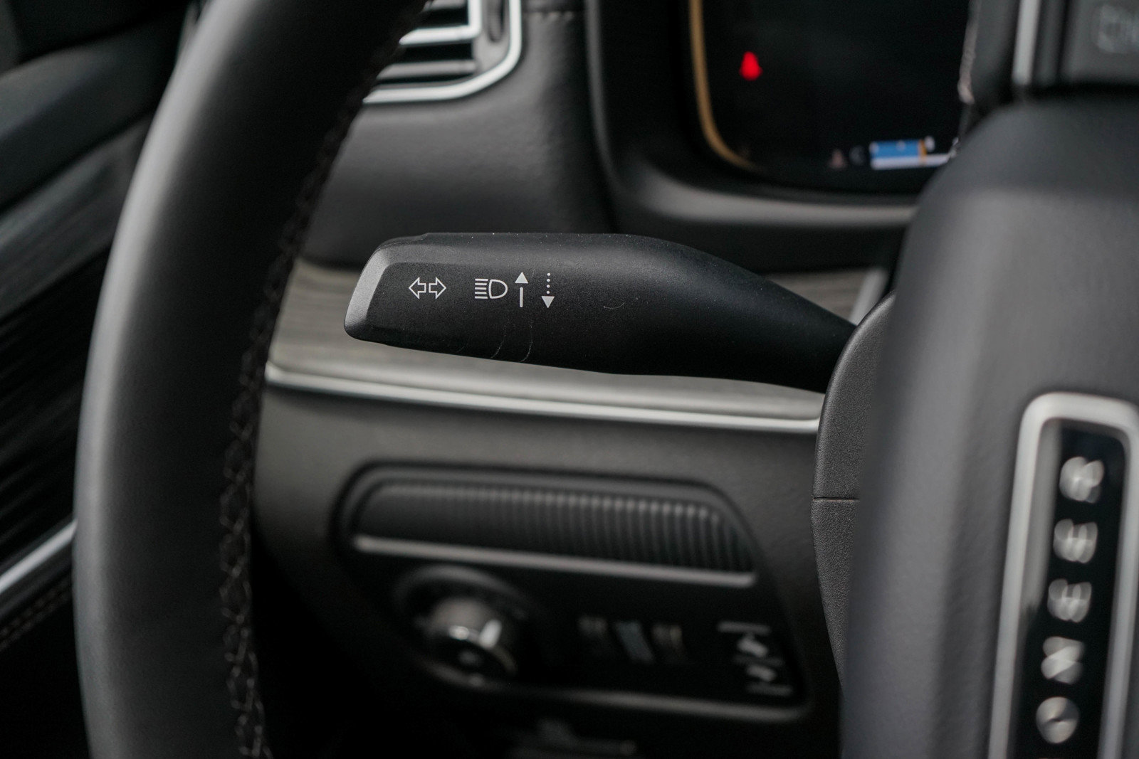 Used 2024 Jeep Wagoneer Series II w/ Flexible Seating Group image 21