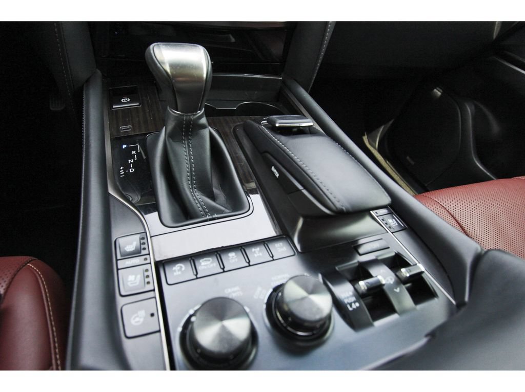 Used 2020 Lexus LX 570 4WD w/ Luxury Package image 24