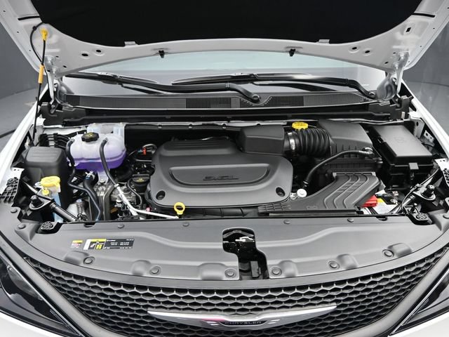 New 2025 Chrysler Voyager LX FWD image 38