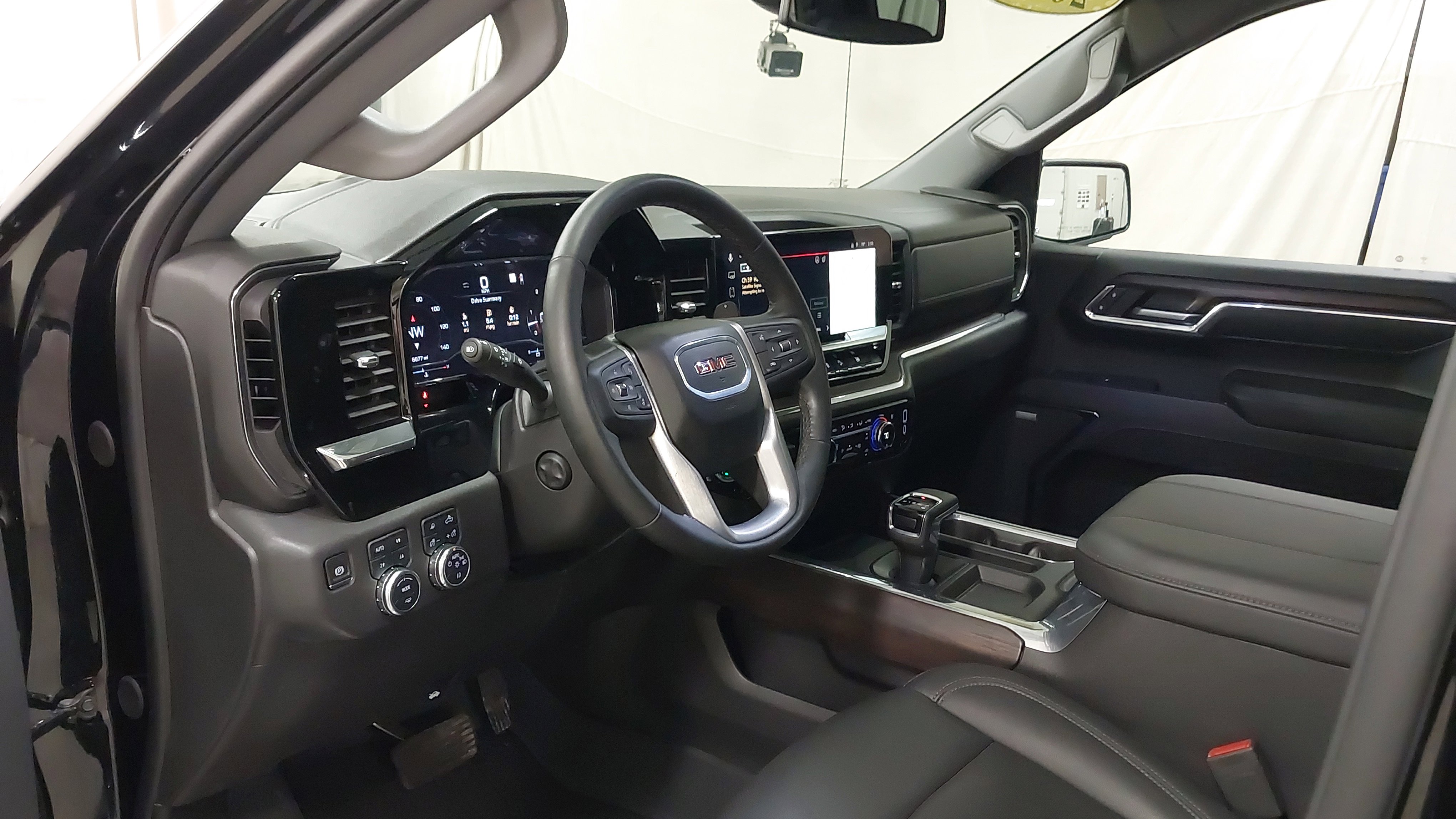 Used 2024 GMC Sierra 1500 SLT w/ SLT Premium Plus Package image 18