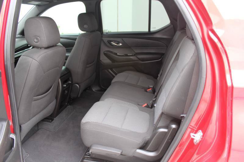 Used 2023 Chevrolet Traverse LT FWD image 11