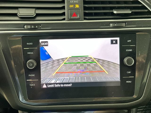 Used 2022 Volkswagen Tiguan SE R-Line AWD/4WD image 13
